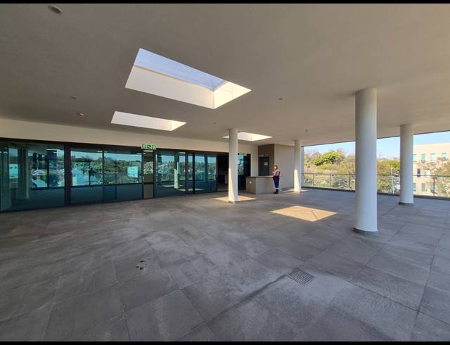 3,439M² OFFICE TO LET IN WAVERLEY